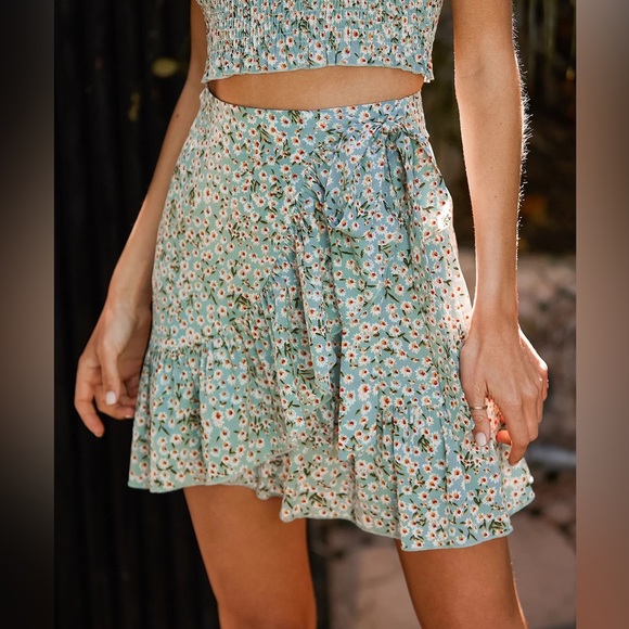Lulus Dresses & Skirts - NWT Lulus Floral Wrap Skirt